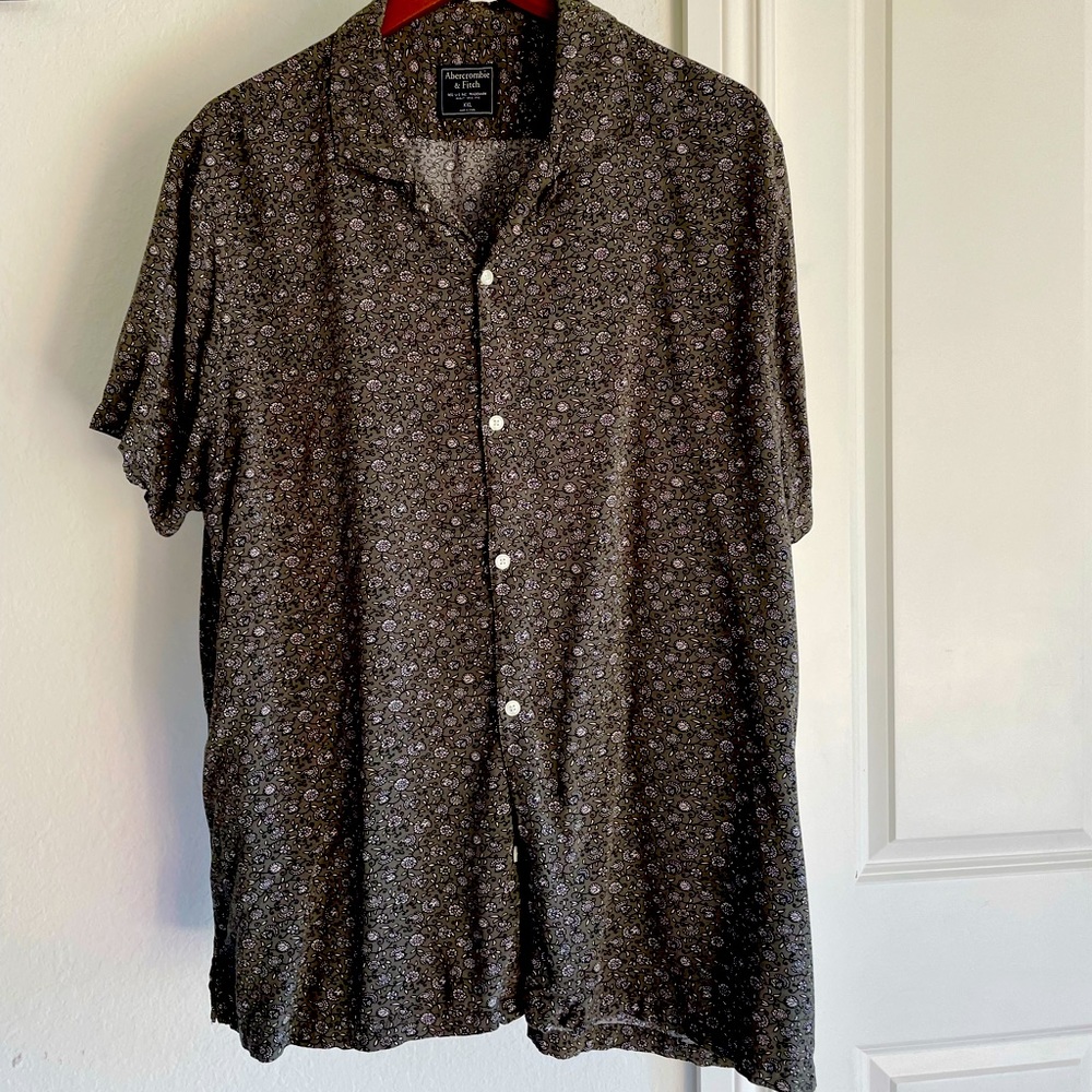 Abercrombie & Fitch olive short sleeve shirt